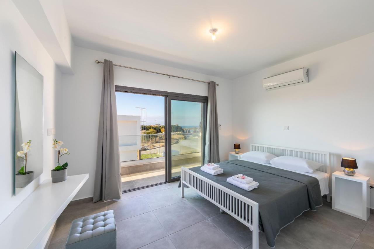 Villa Marlene, Walking Distance To Coral Beach! ペイヤ エクステリア 写真